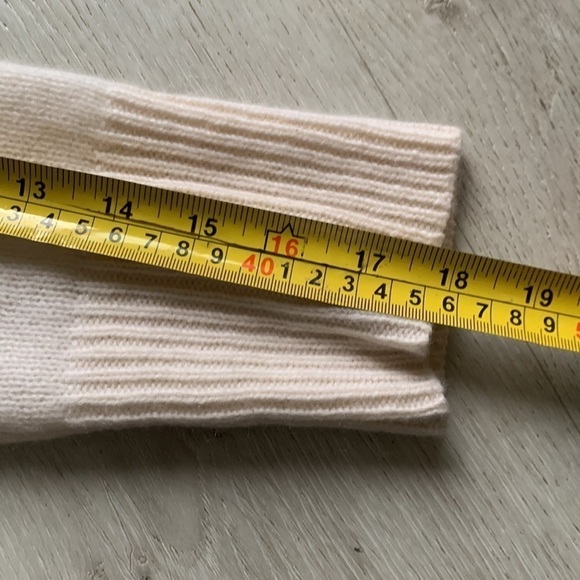 SKULL CASHMERE Cashmere Valeria Turtleneck Sweater xs - Picture 7 of 10